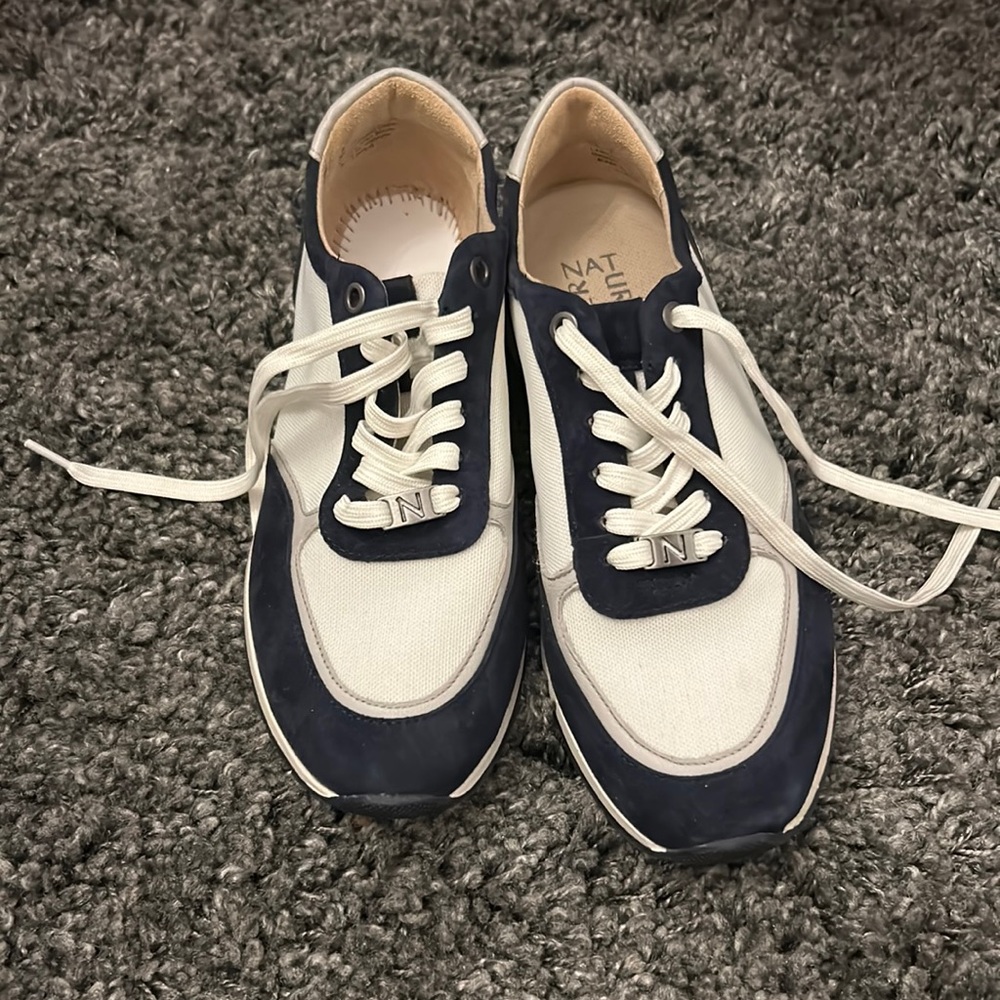 Naturalizer shoes size 7w like new